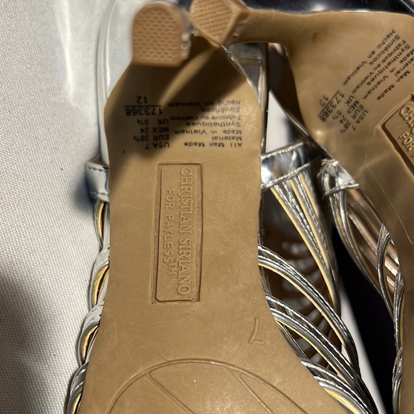 Silver Heels - Picture 4 of 4